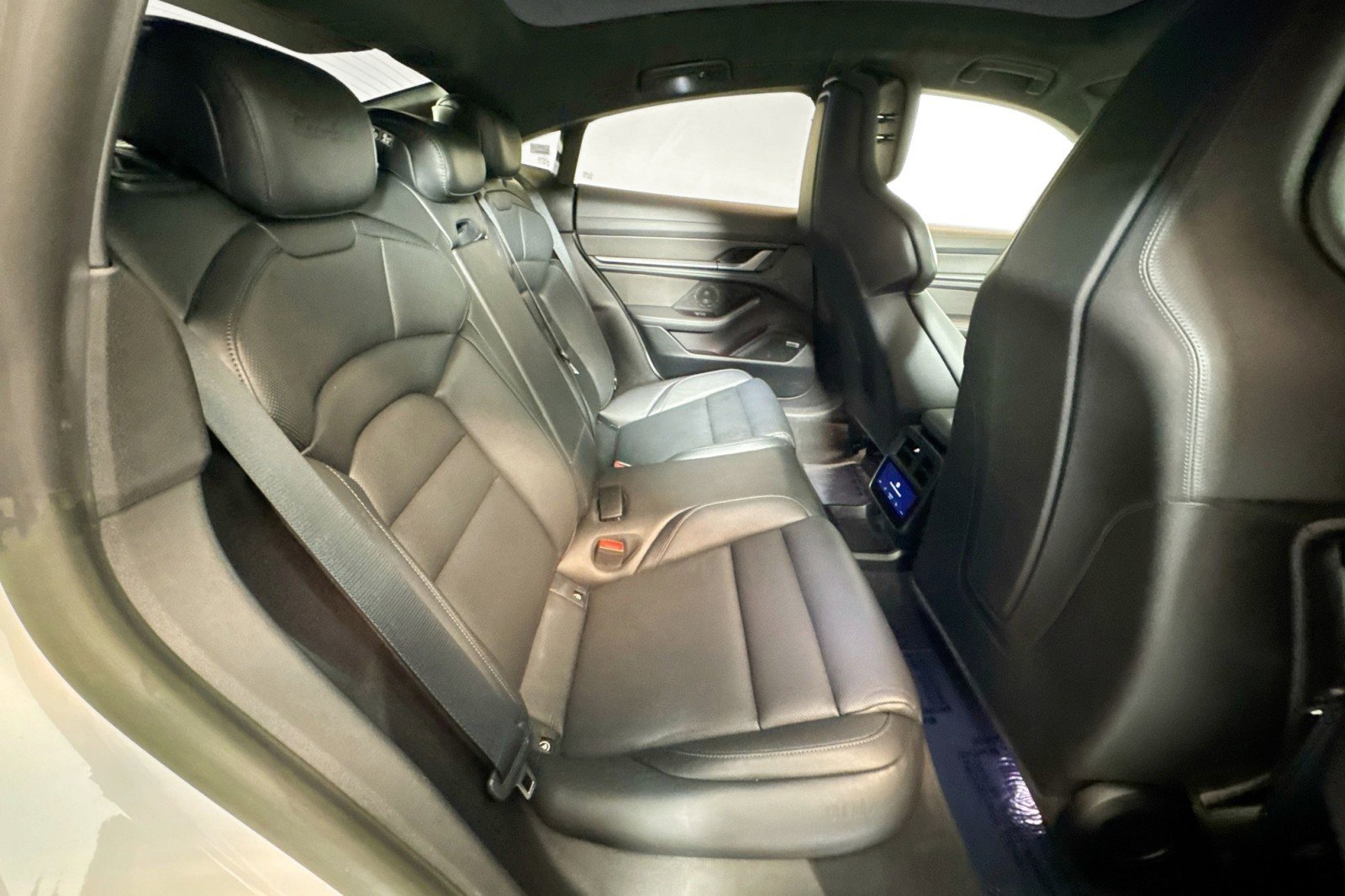 Used 2022 Porsche Taycan Turbo S image 26