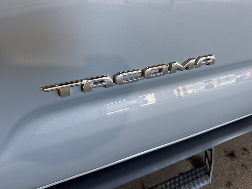Used 2019 Toyota Tacoma TRD Sport image 11