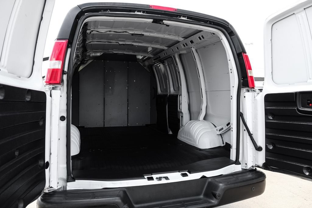 Used 2021 Chevrolet Express 2500 RWD image 47