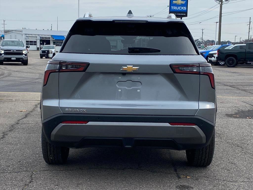 New 2026 Chevrolet Equinox LT w/ Safety and Technology Package image 4