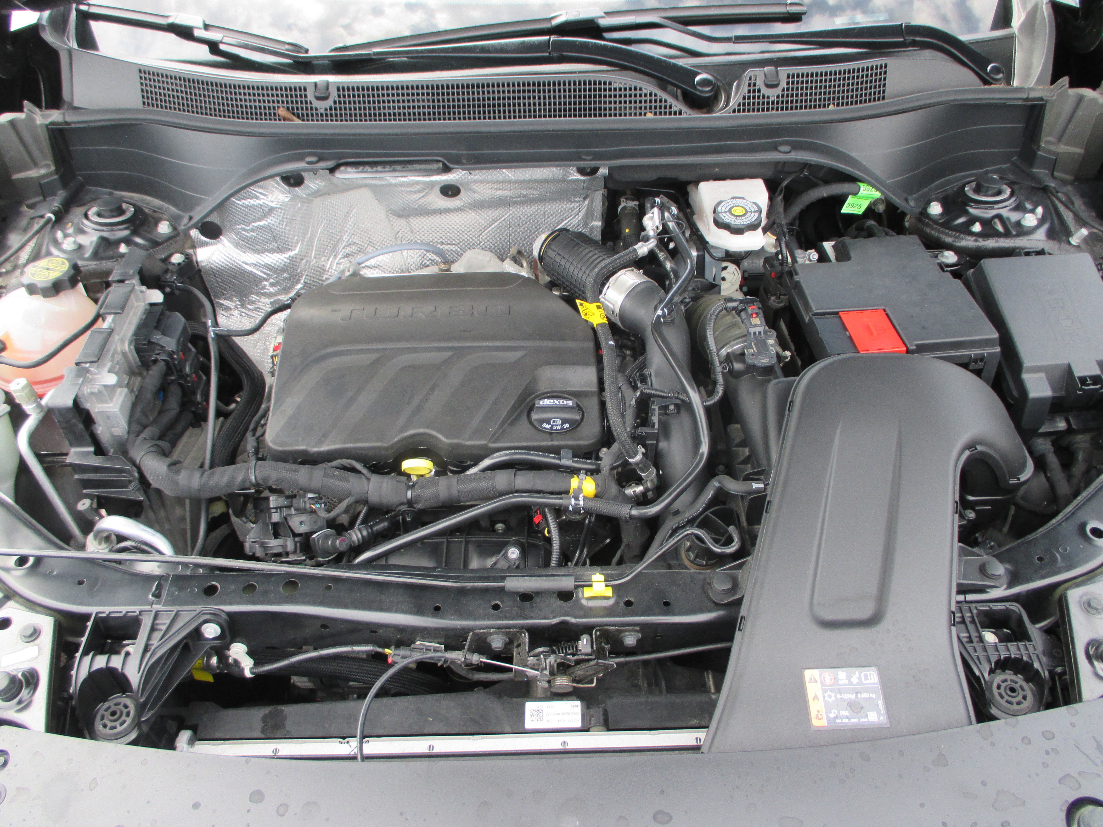 Used 2024 Chevrolet Trax LT w/ Sunroof Package FWD image 23