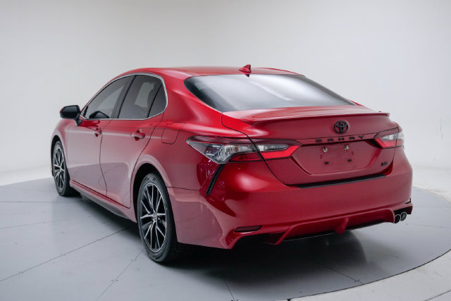 Used 2023 Toyota Camry SE FWD image 4