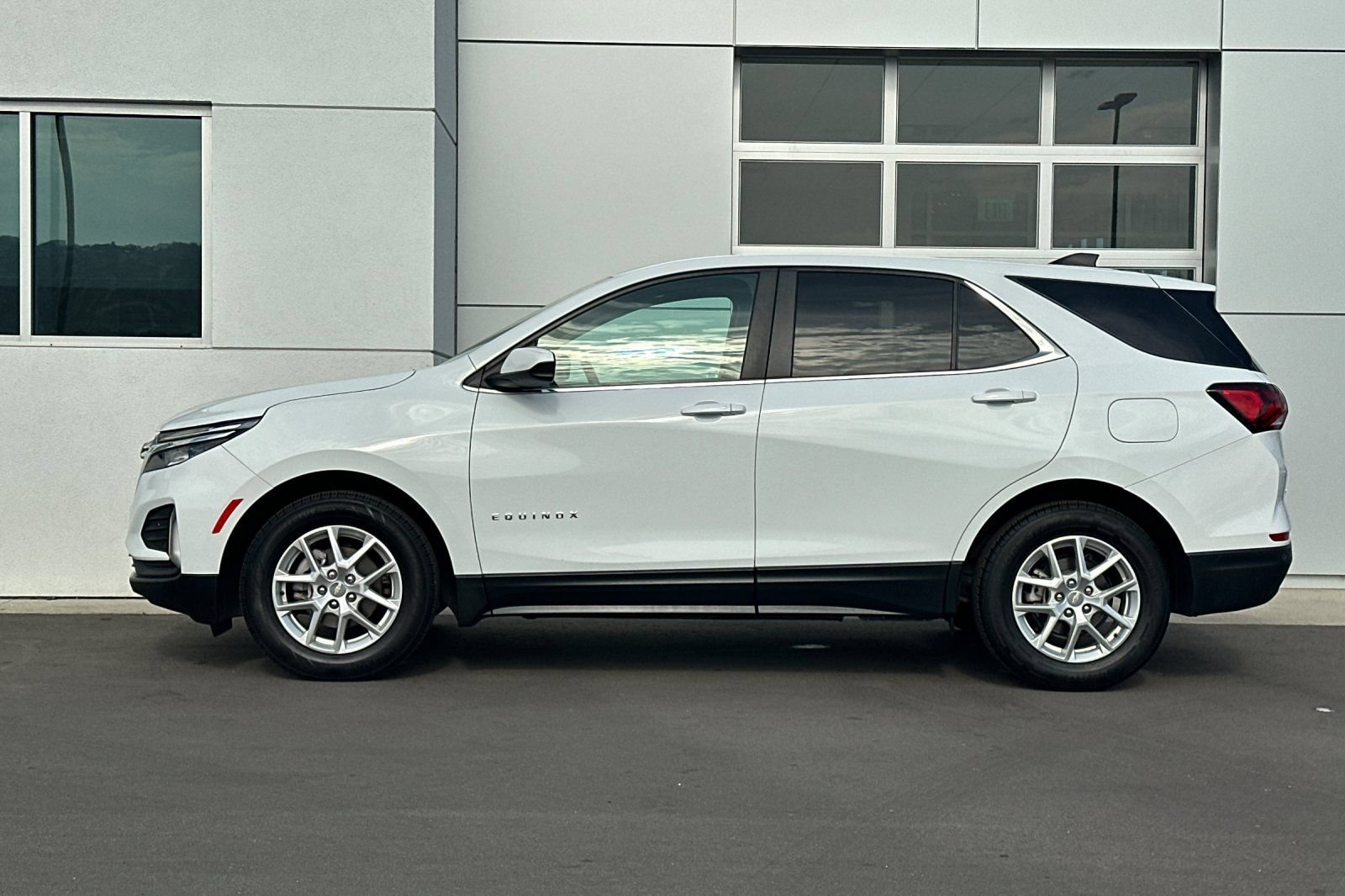 Used 2024 Chevrolet Equinox LT FWD image 7