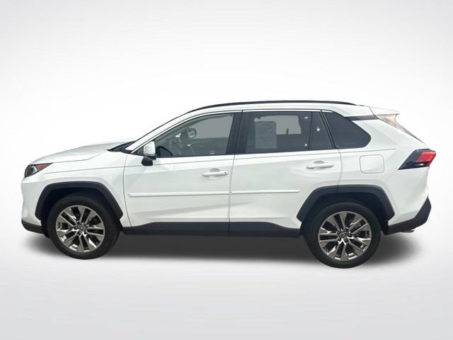 Used 2020 Toyota RAV4 XLE Premium FWD image 6