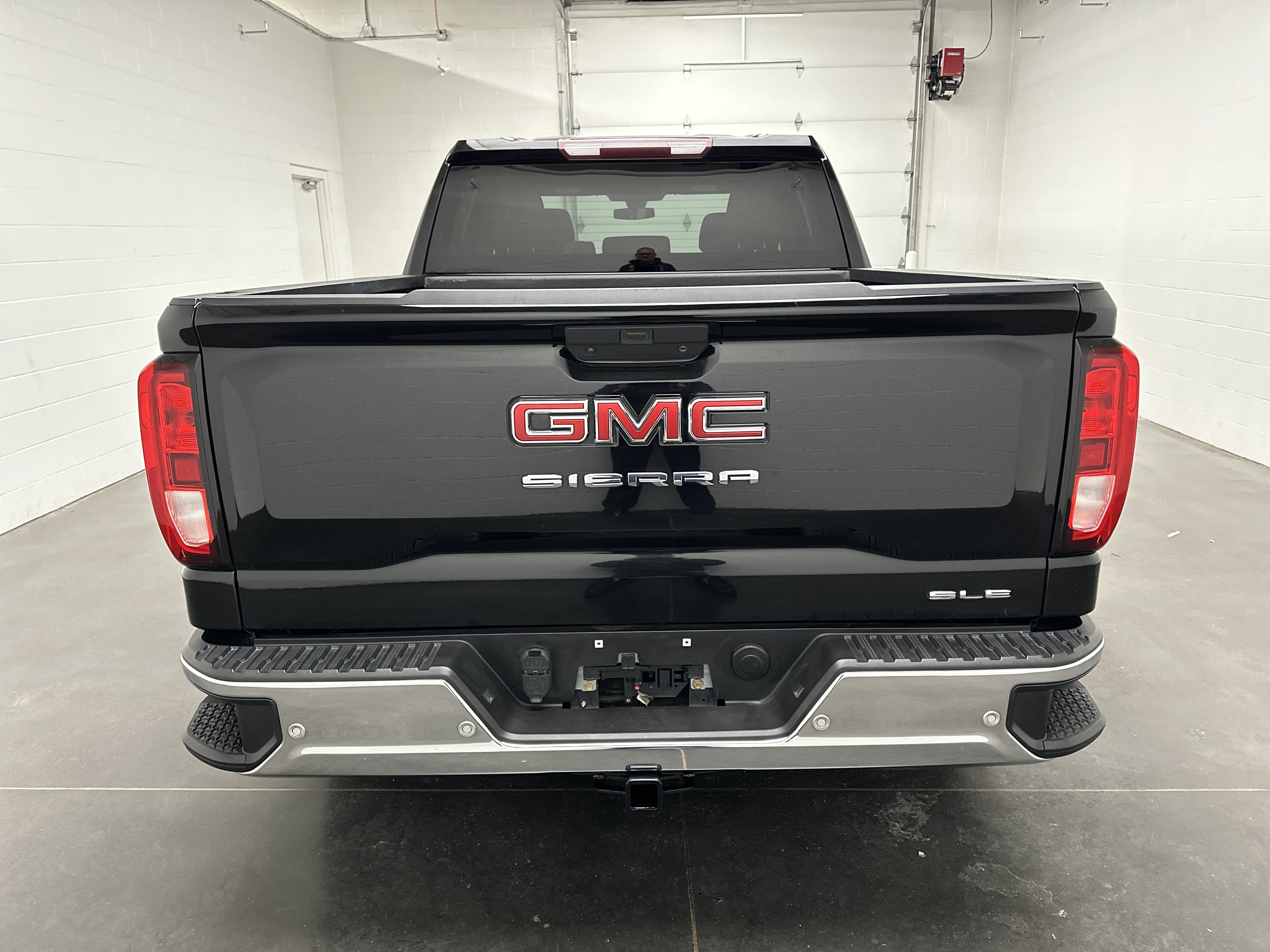 Used 2019 GMC Sierra 1500 SLE w/ SLE Convenience Package AWD/4WD image 9