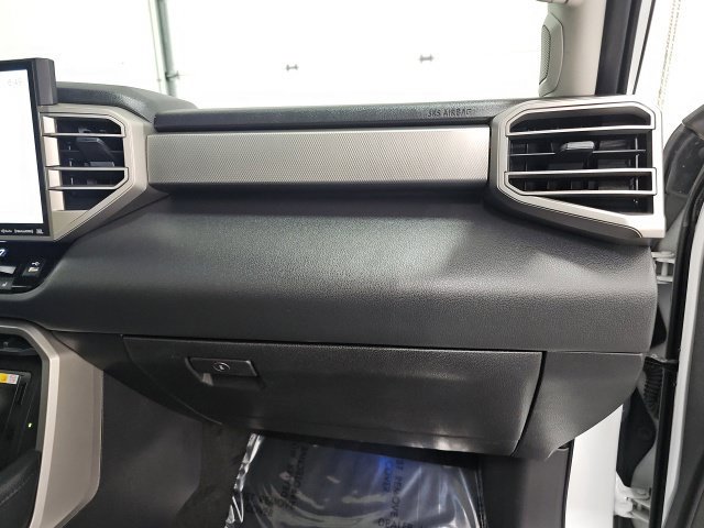 Used 2024 Toyota Tundra Limited AWD/4WD image 41