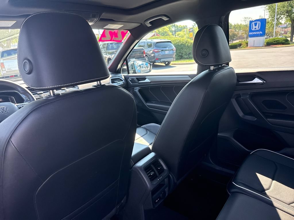 Used 2022 Volkswagen Tiguan SEL R-Line AWD/4WD image 23