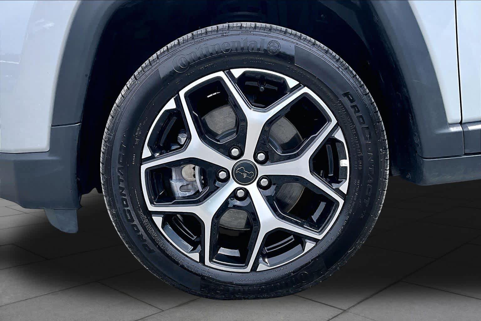 Used 2026 Jeep Compass Limited AWD/4WD image 11