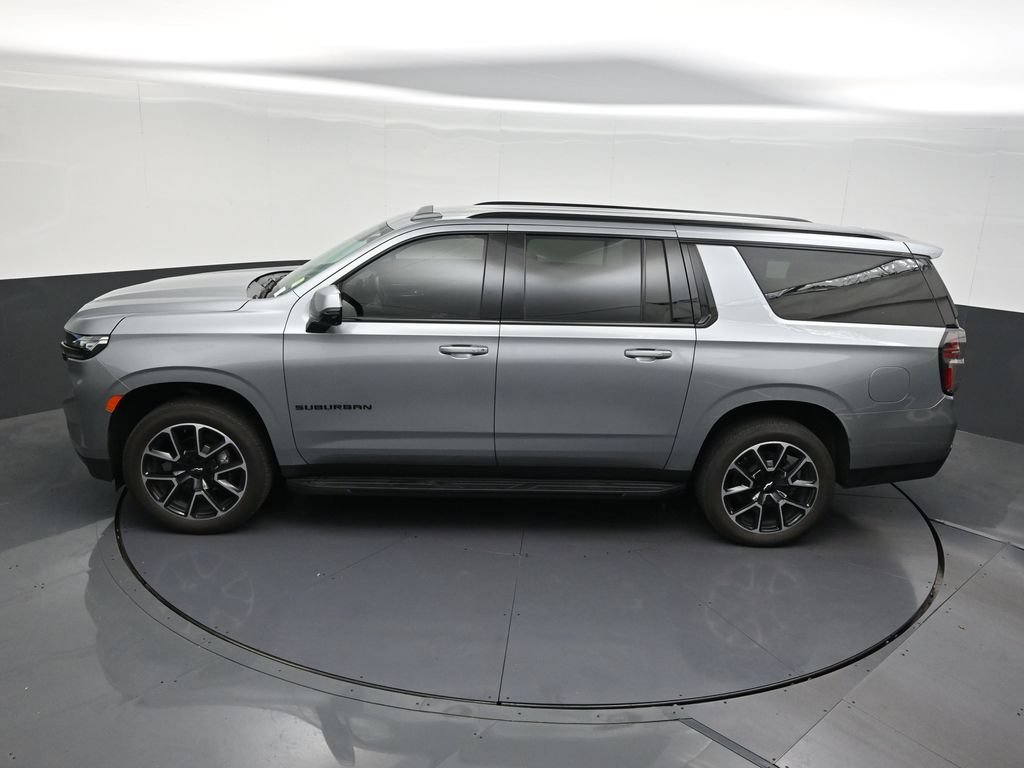 Used 2024 Chevrolet Suburban RST w/ Luxury Package RWD image 18