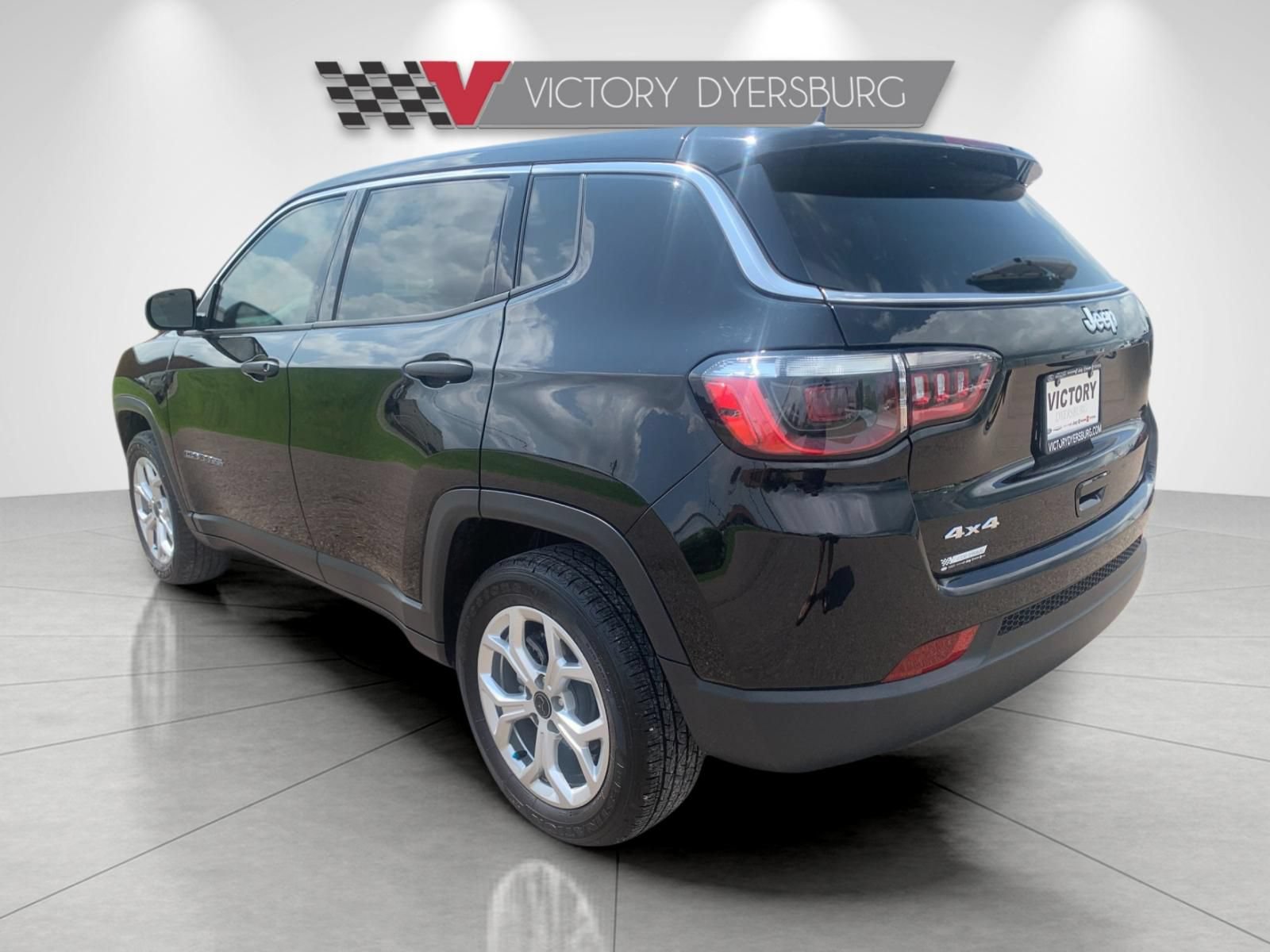 Used 2025 Jeep Compass Sport AWD/4WD image 6