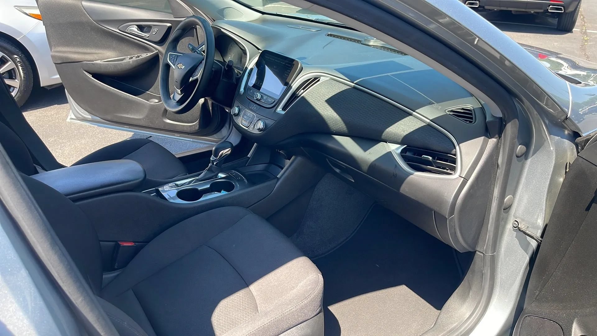 Used 2024 Chevrolet Malibu LS FWD image 18