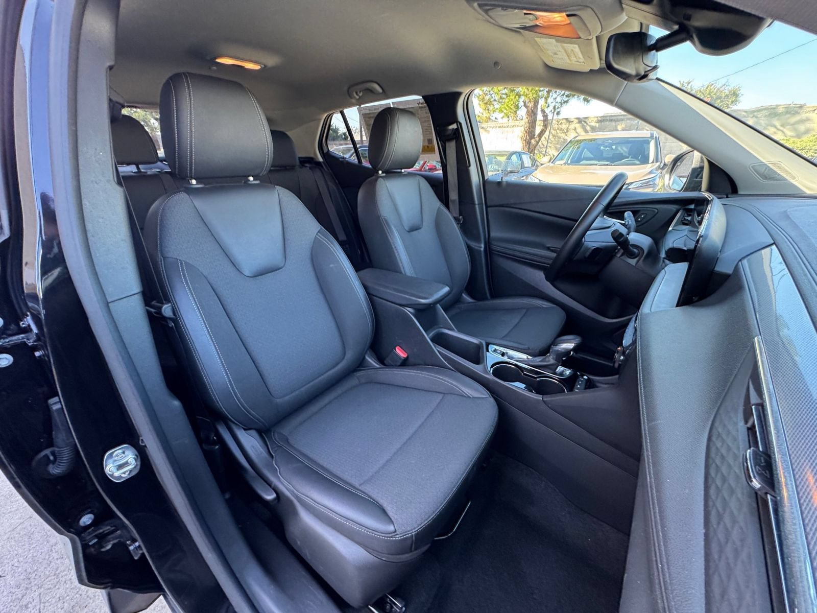 Used 2025 Buick Encore GX Preferred AWD/4WD image 36