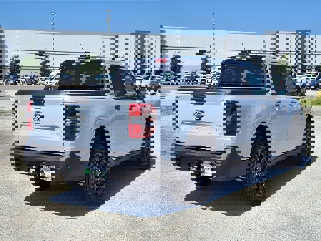 New 2025 Ford Maverick XLT w/ XLT Luxury Package image 11