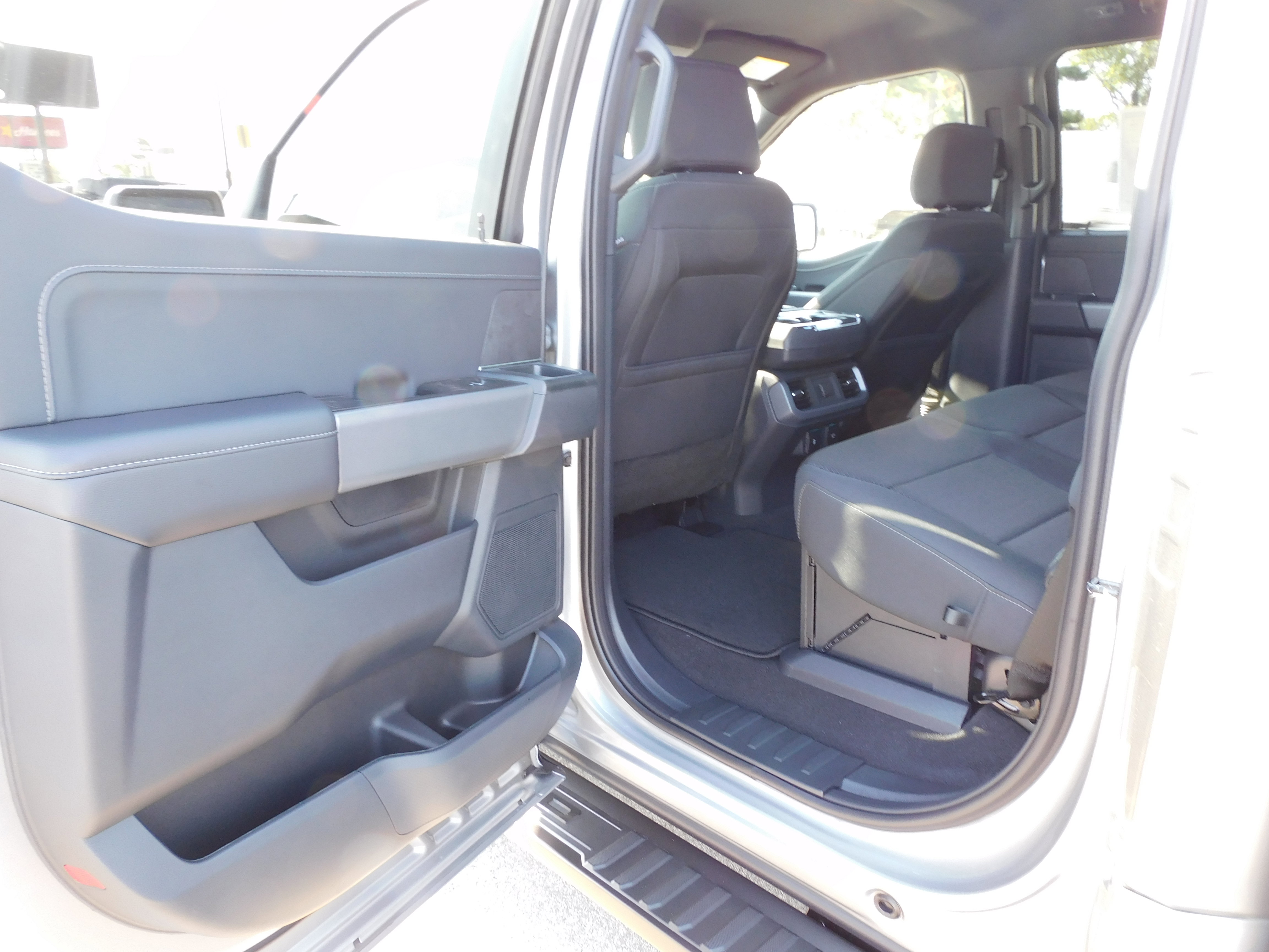 New 2025 Ford F150 XLT w/ Equipment Group 302A MID image 12