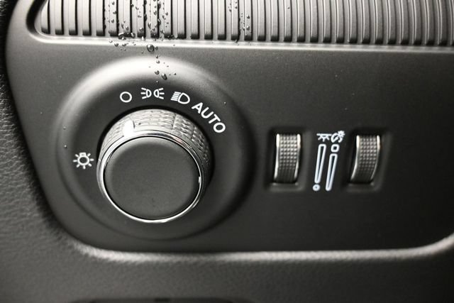New 2026 Jeep Grand Wagoneer L Summit AWD/4WD image 17