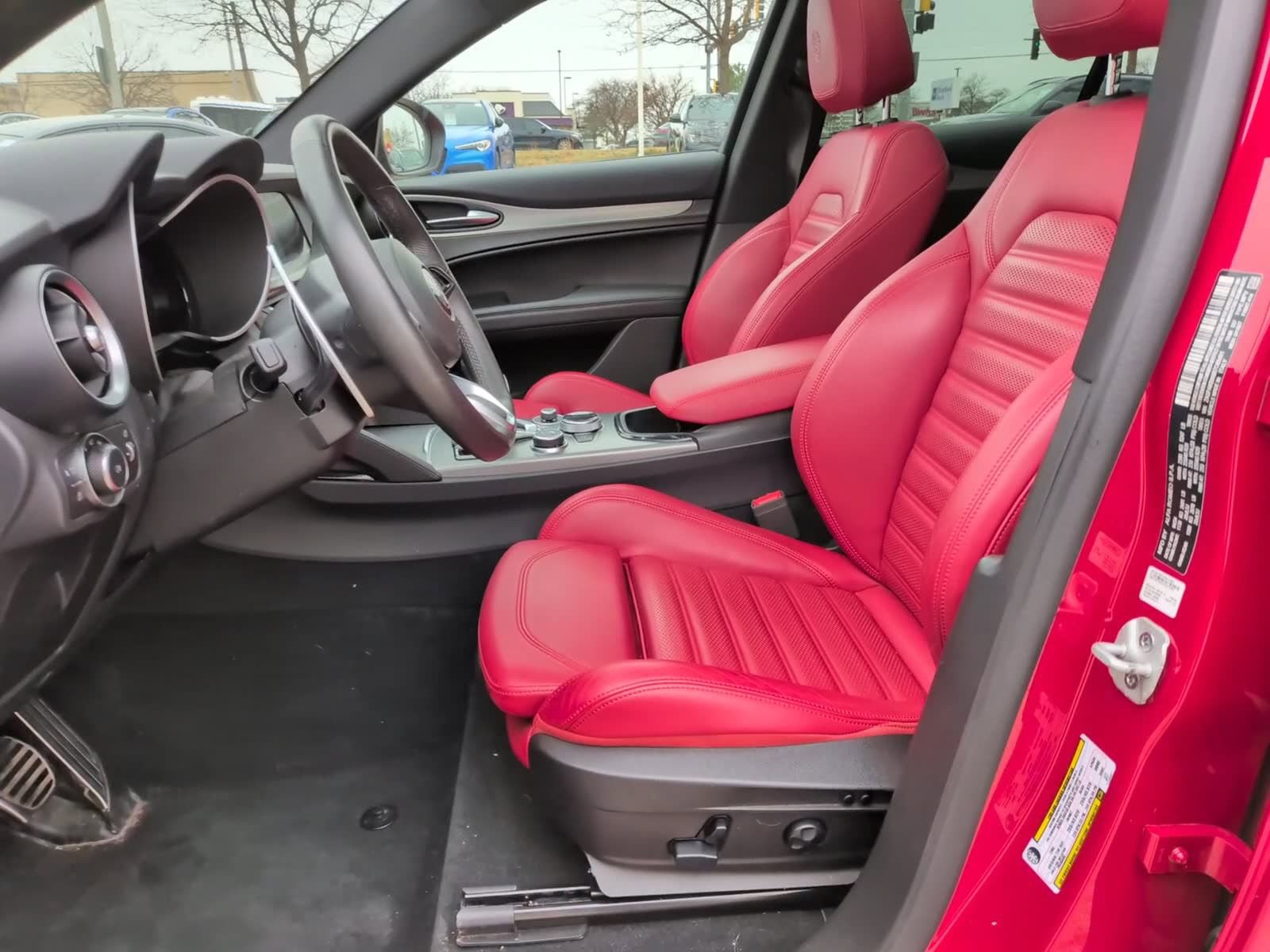 Used 2024 Alfa Romeo Stelvio Veloce image 21