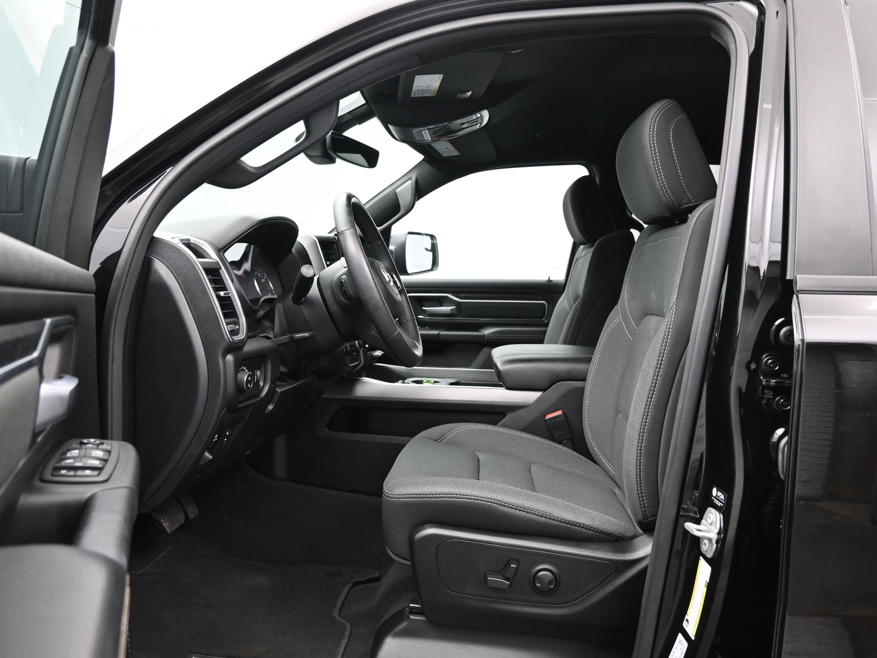 Used 2024 RAM 1500 Big Horn AWD/4WD image 9