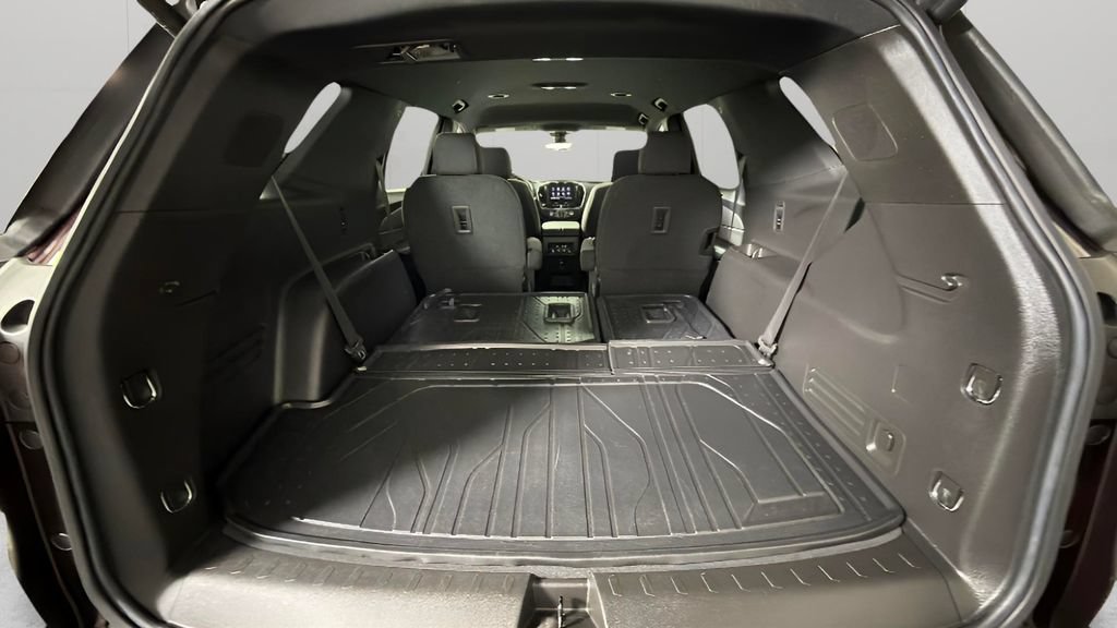 Used 2022 Chevrolet Traverse LT FWD image 30