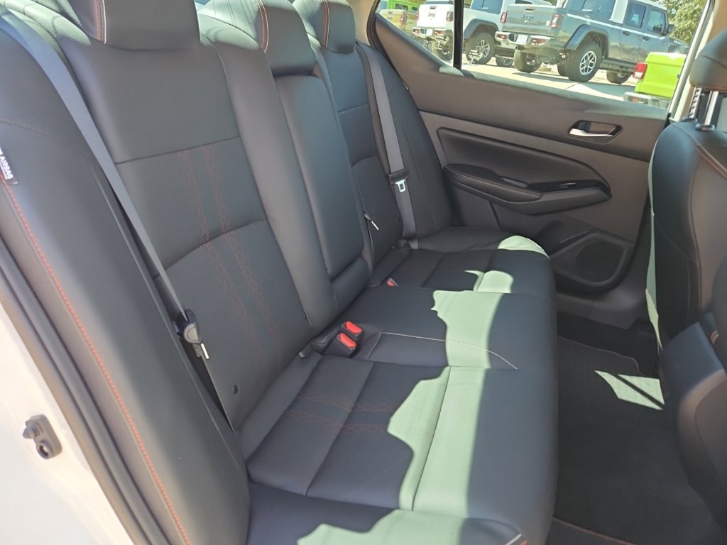 Used 2023 Nissan Altima 2.5 SR w/ SR Premium Package FWD image 28