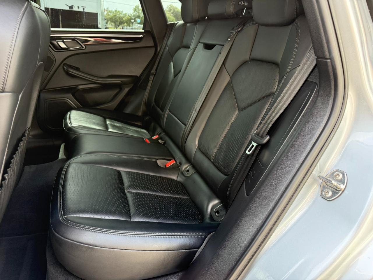 Used 2015 Porsche Macan S AWD/4WD image 23