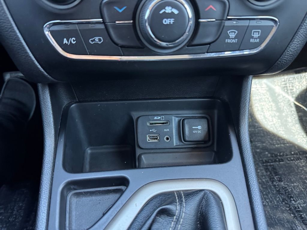 Used 2018 Jeep Cherokee Latitude image 23