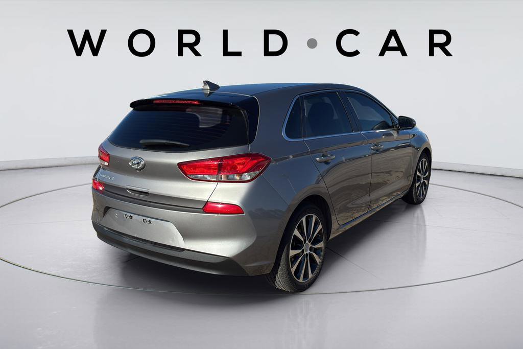 Used 2020 Hyundai Elantra GT image 17