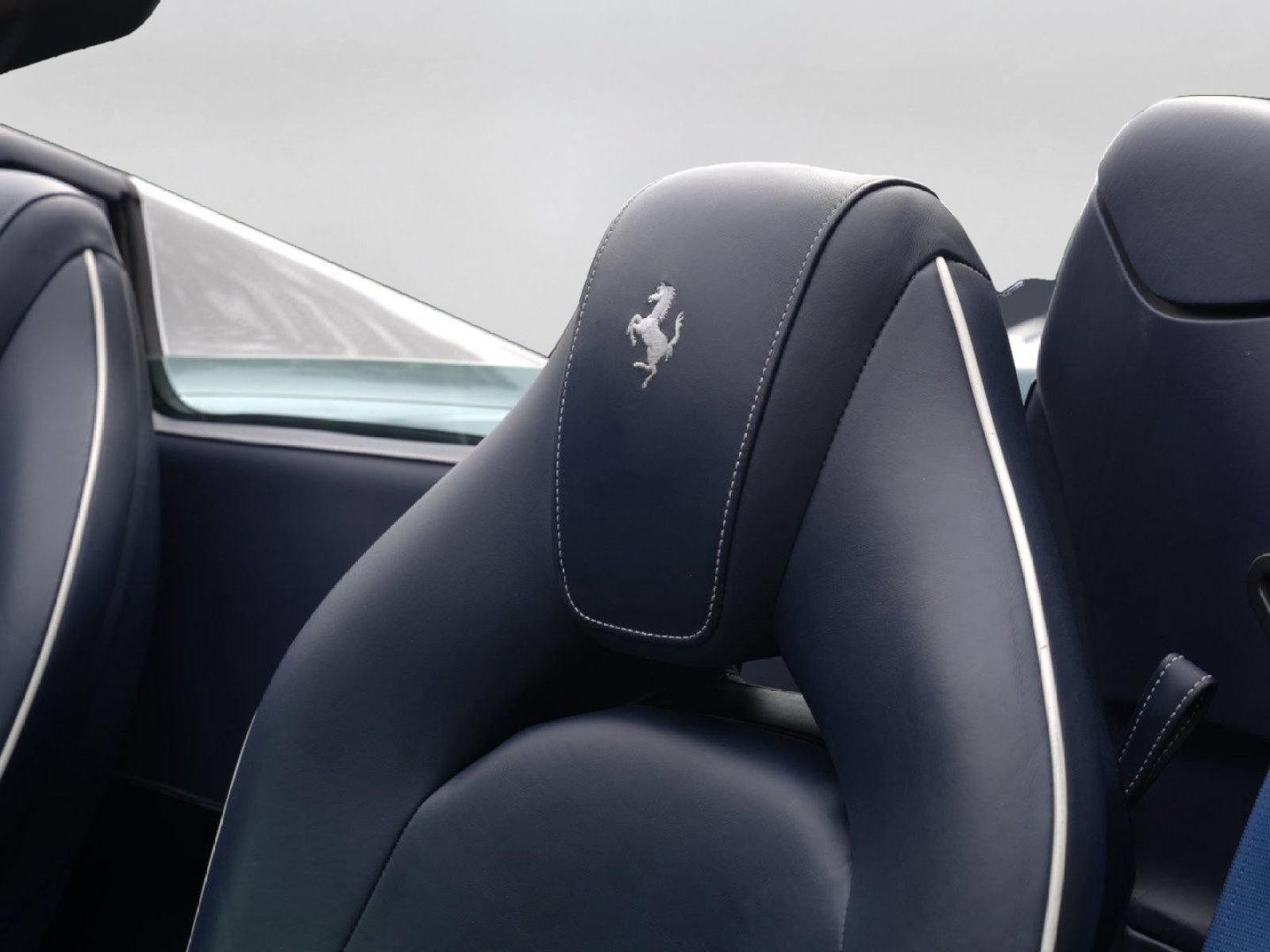 Used 2017 Ferrari 488 Spider RWD image 13