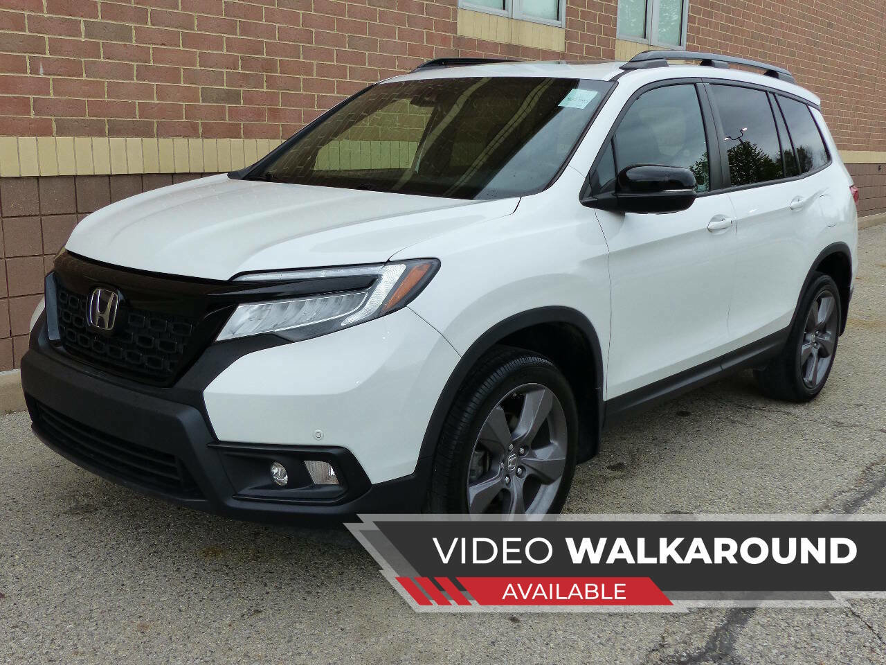 Used 2021 Honda Passport Touring image 1
