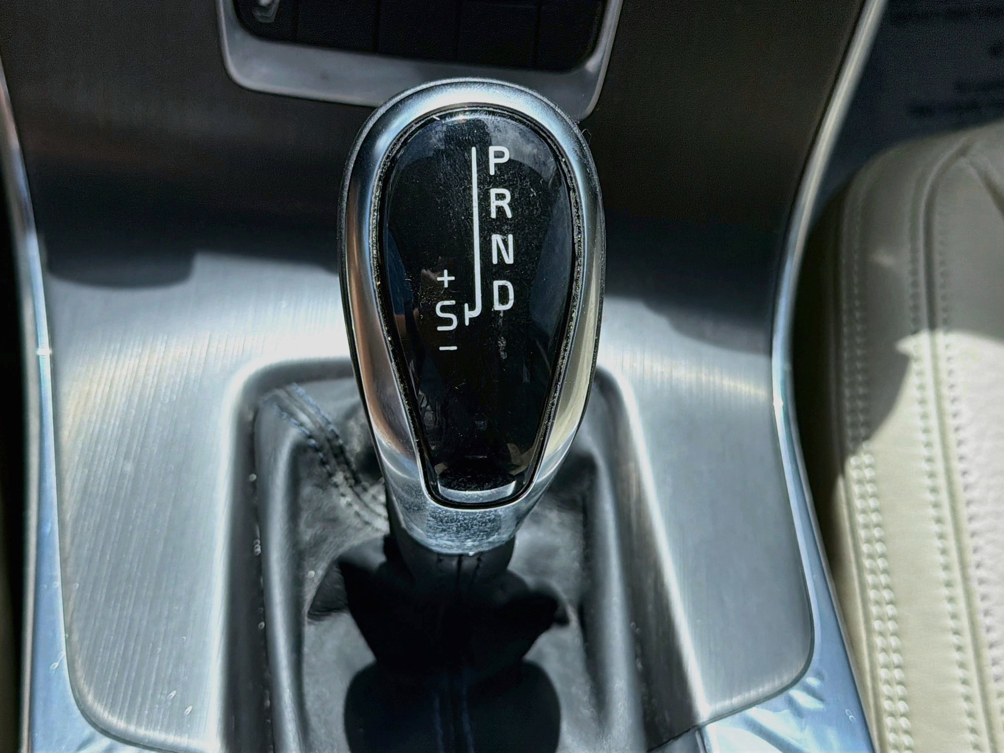 Used 2014 Volvo S60 T5 FWD image 26