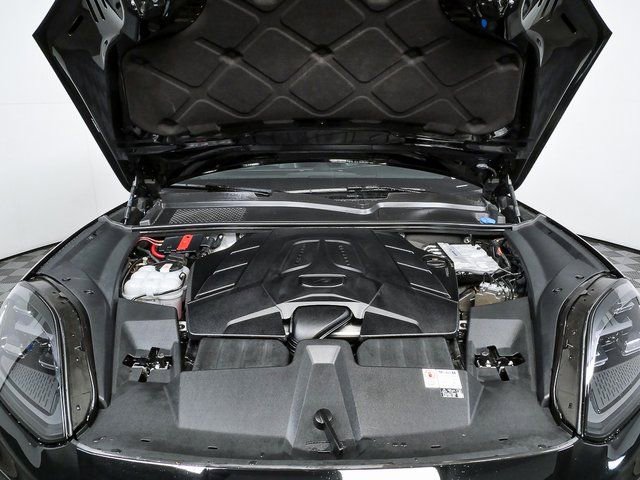 Certified 2024 Porsche Cayenne AWD image 38