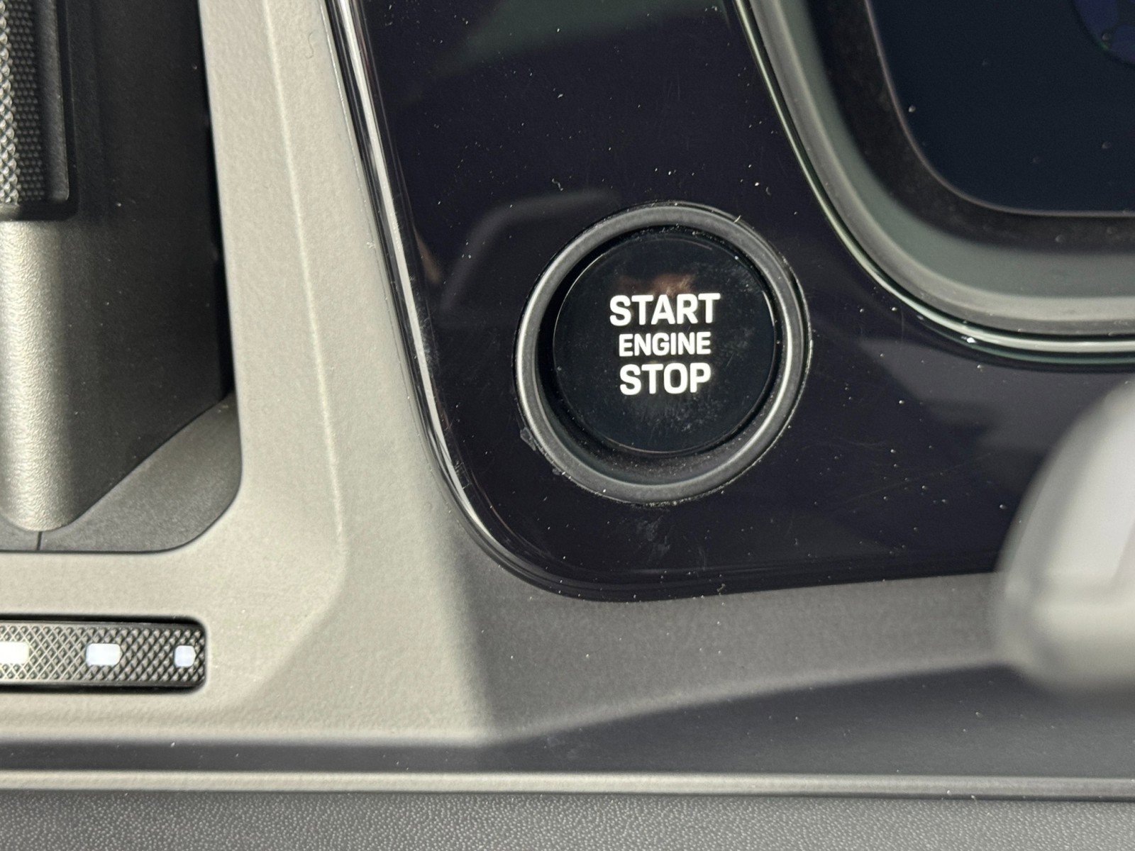 Used 2024 Porsche Cayenne S w/ Premium Package Plus image 20