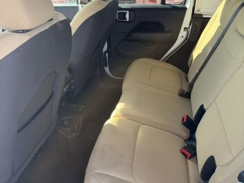 Used 2018 Jeep Wrangler Unlimited Sahara w/ Cold Weather Group image 20