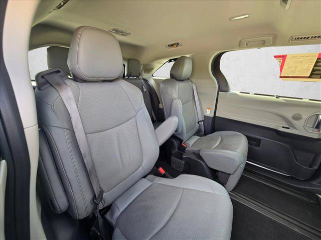 Used 2023 Toyota Sienna Limited FWD image 20