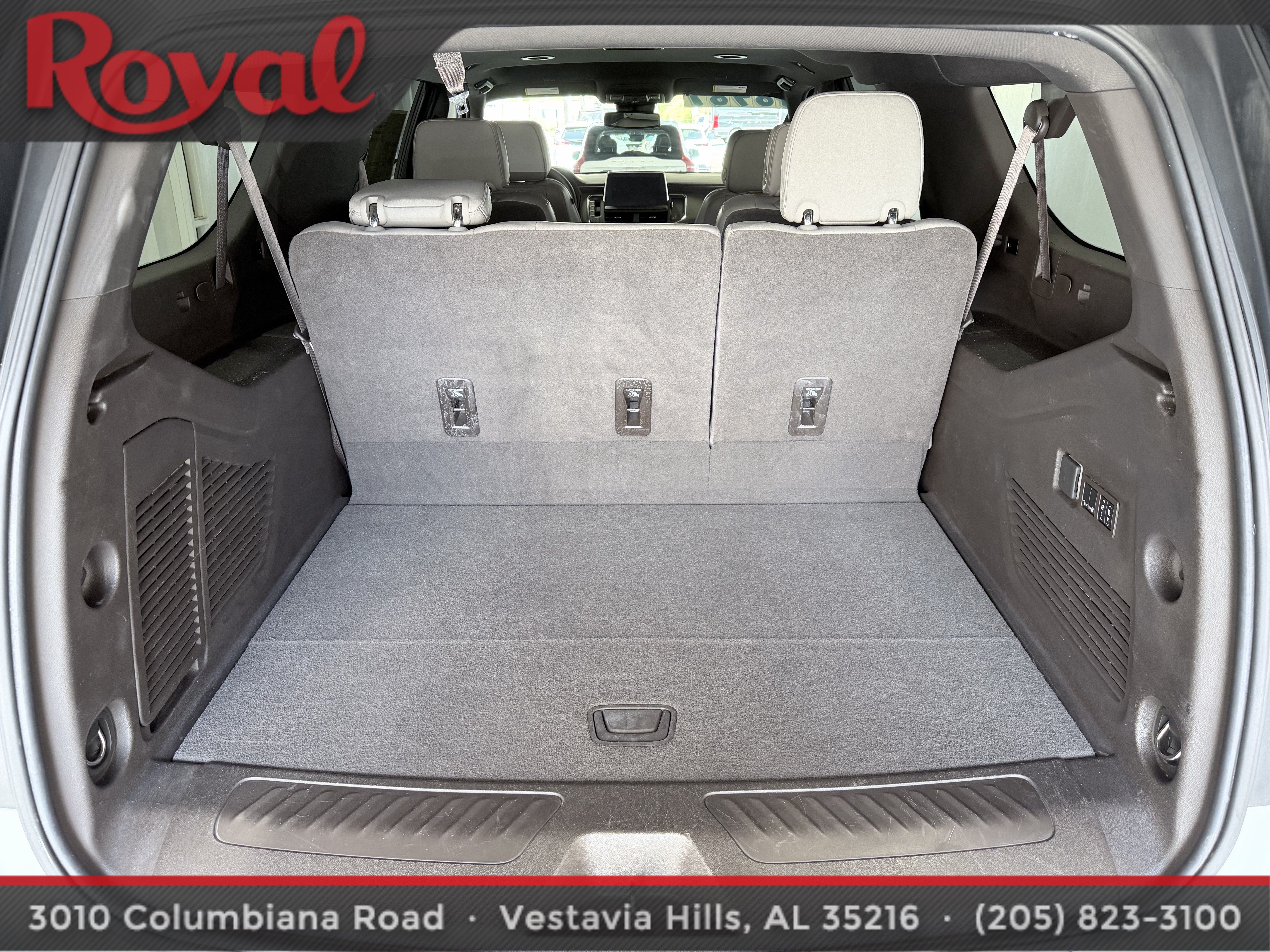 Used 2024 GMC Yukon XL SLT w/ SLT Luxury Package RWD image 19