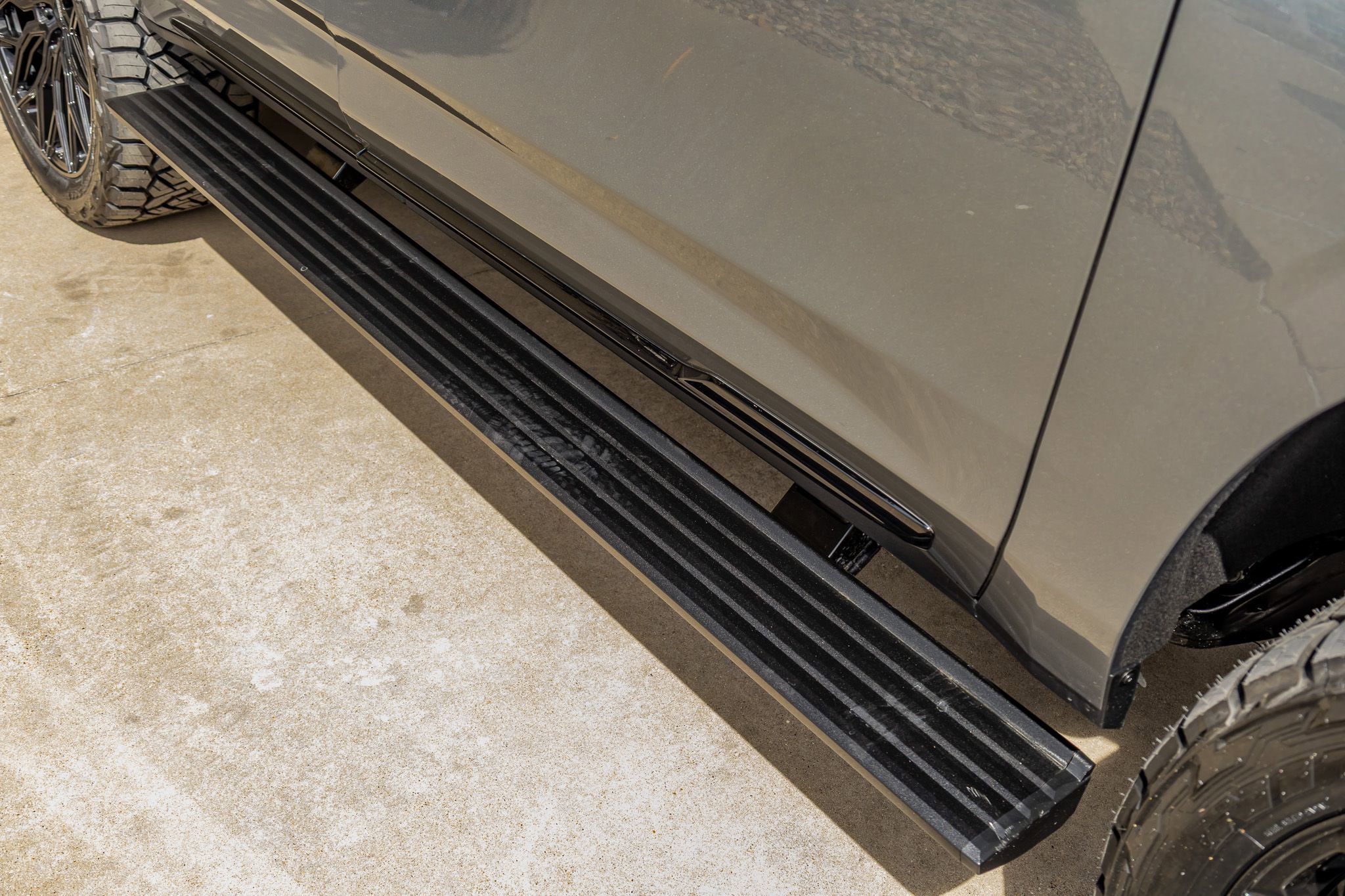 Used 2026 Cadillac Escalade Platinum Sport w/ LPO, ONYX Package image 13