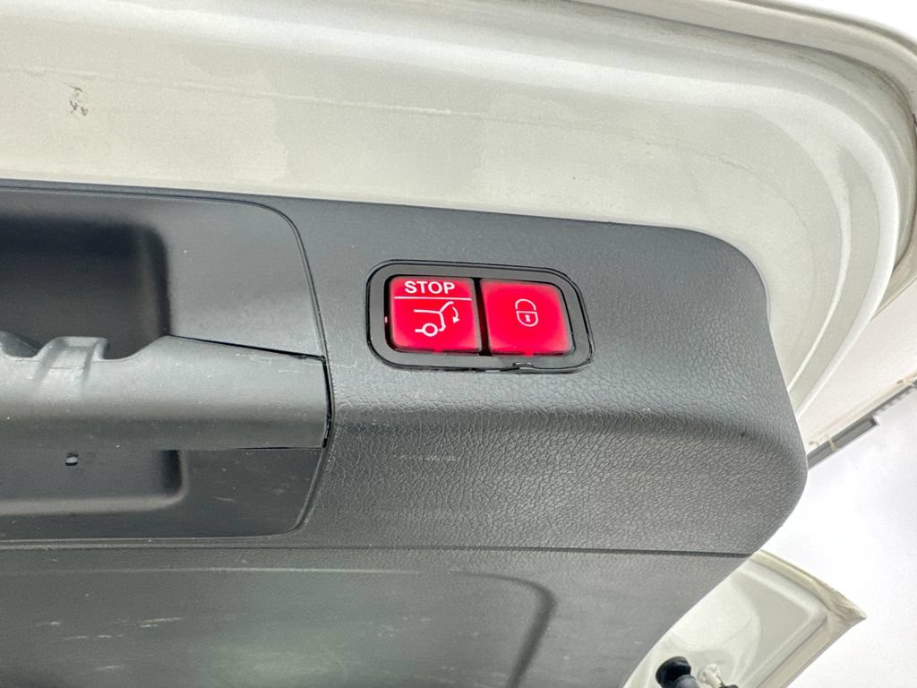 Used 2025 Mercedes-Benz GLB 250 4MATIC image 81