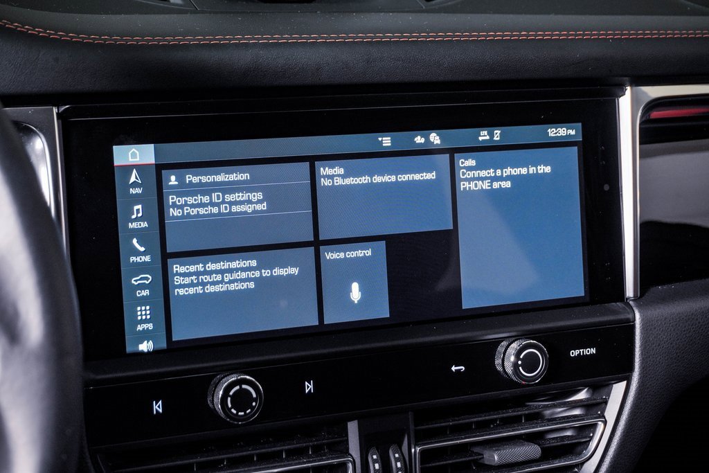 Certified 2025 Porsche Macan image 22