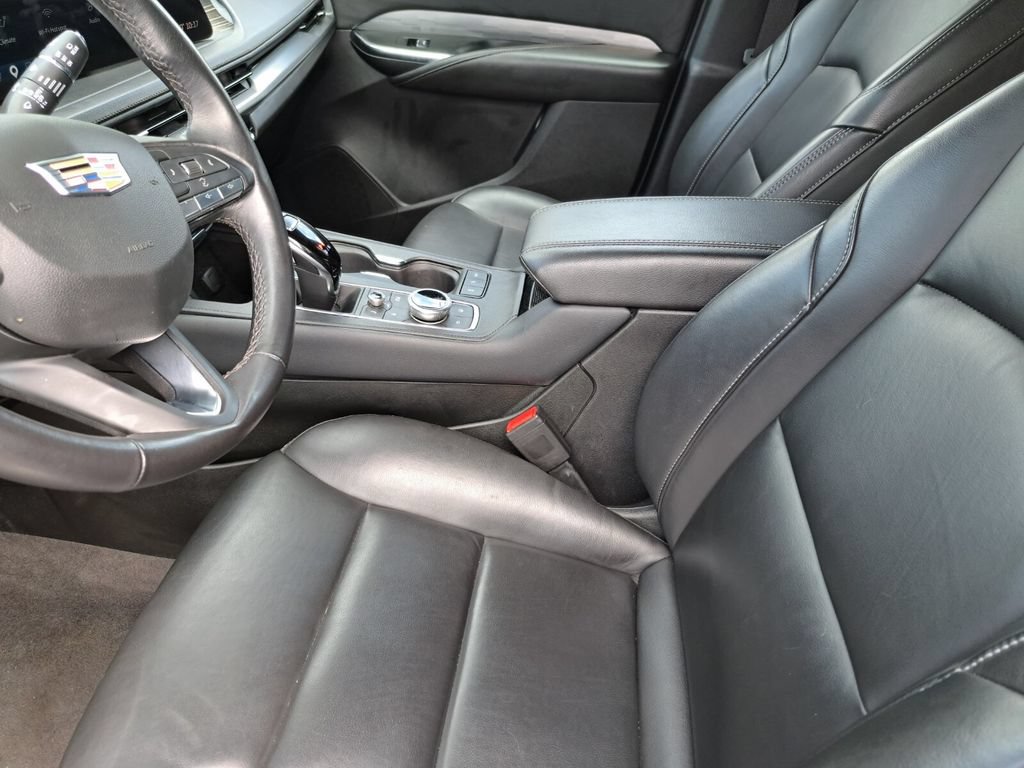 Used 2025 Cadillac XT4 Premium Luxury FWD image 18