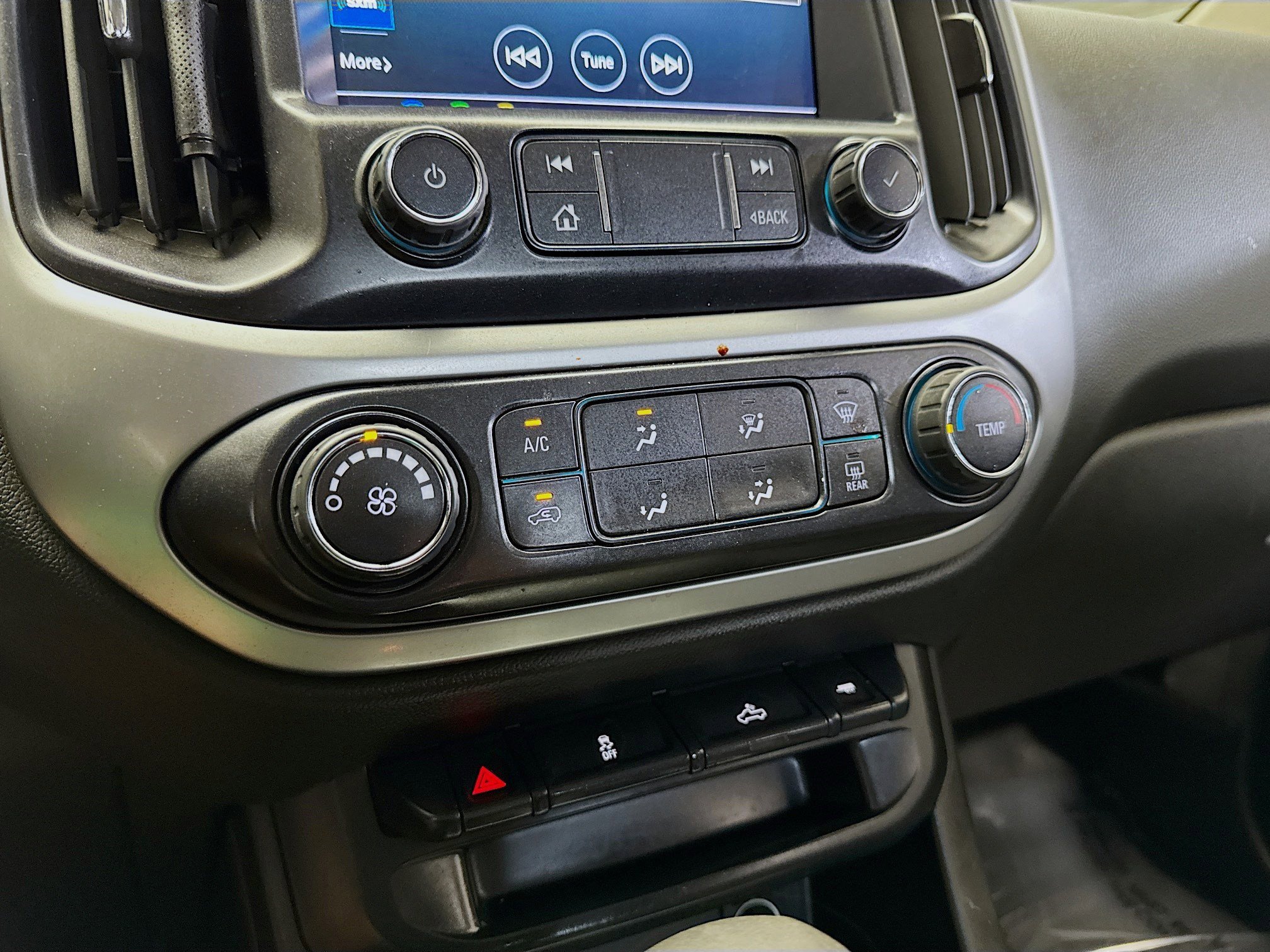 Used 2022 Chevrolet Colorado LT w/ LT Convenience Package image 11