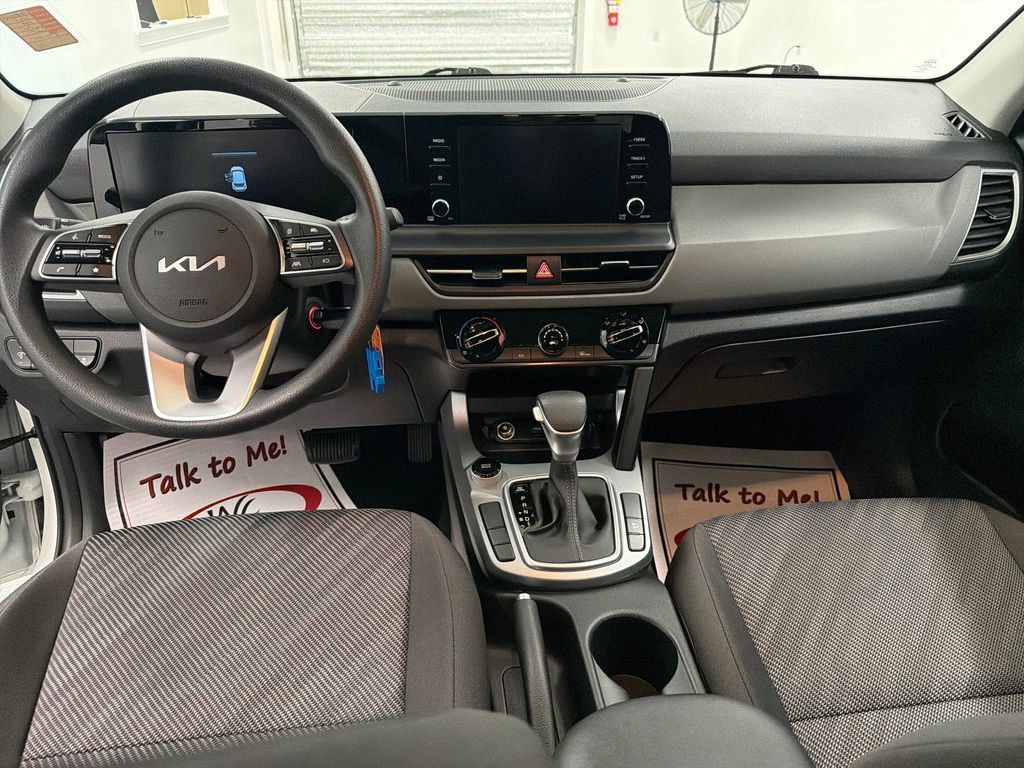 Used 2026 Kia Seltos LX FWD image 14
