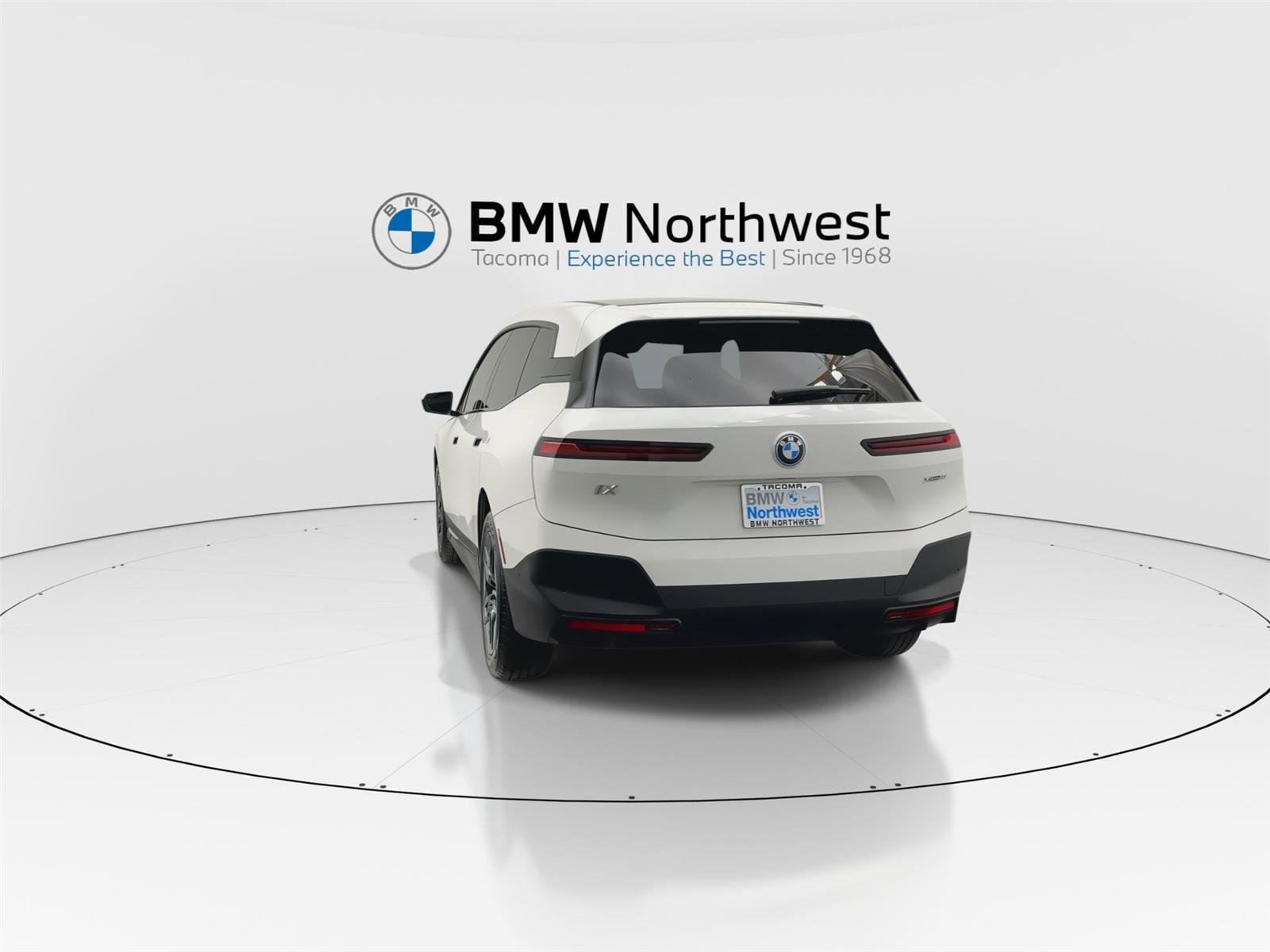 Used 2024 BMW iX xDrive50 AWD/4WD image 13