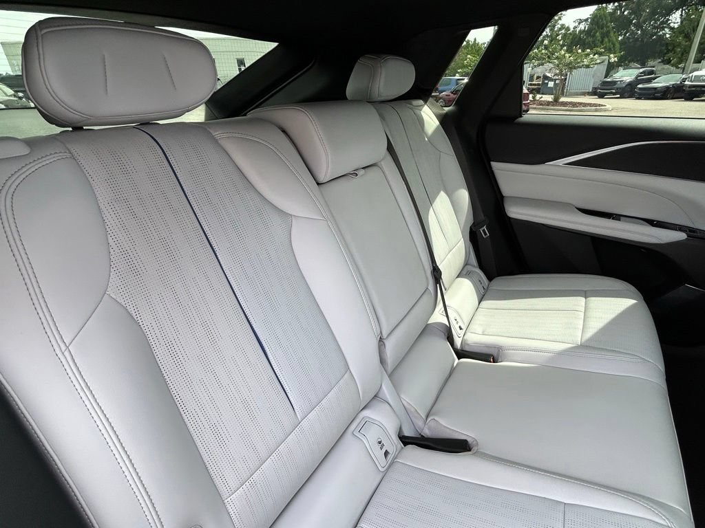 Used 2024 Cadillac Lyriq Sport RWD image 67