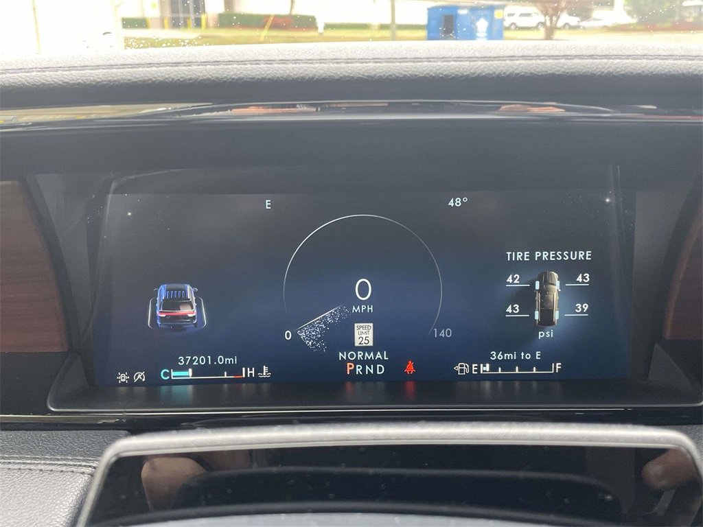 Used 2023 Lincoln Navigator Reserve image 30