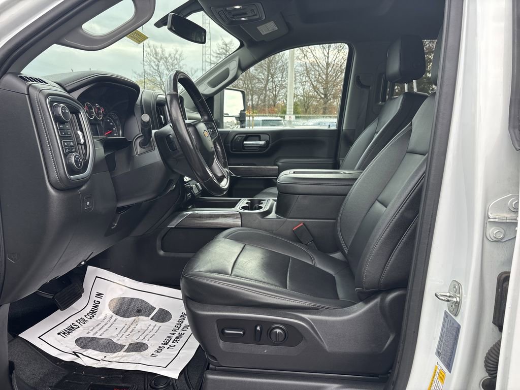 Used 2021 Chevrolet Silverado 3500 LTZ w/ LTZ Convenience Package image 11
