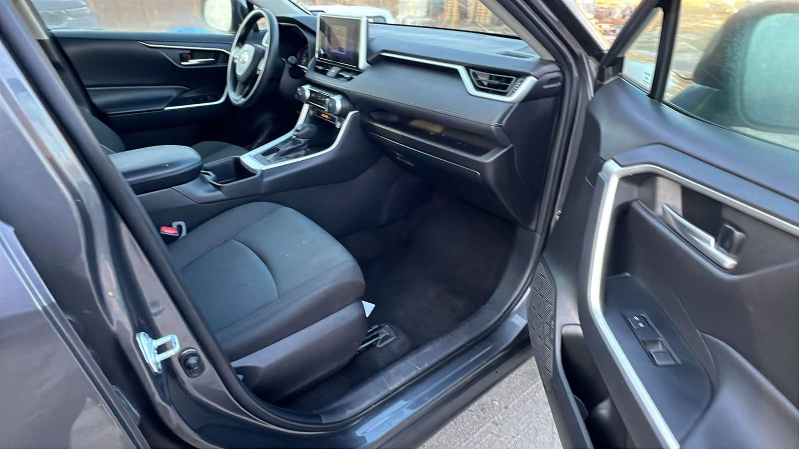 Used 2023 Toyota RAV4 XLE image 20