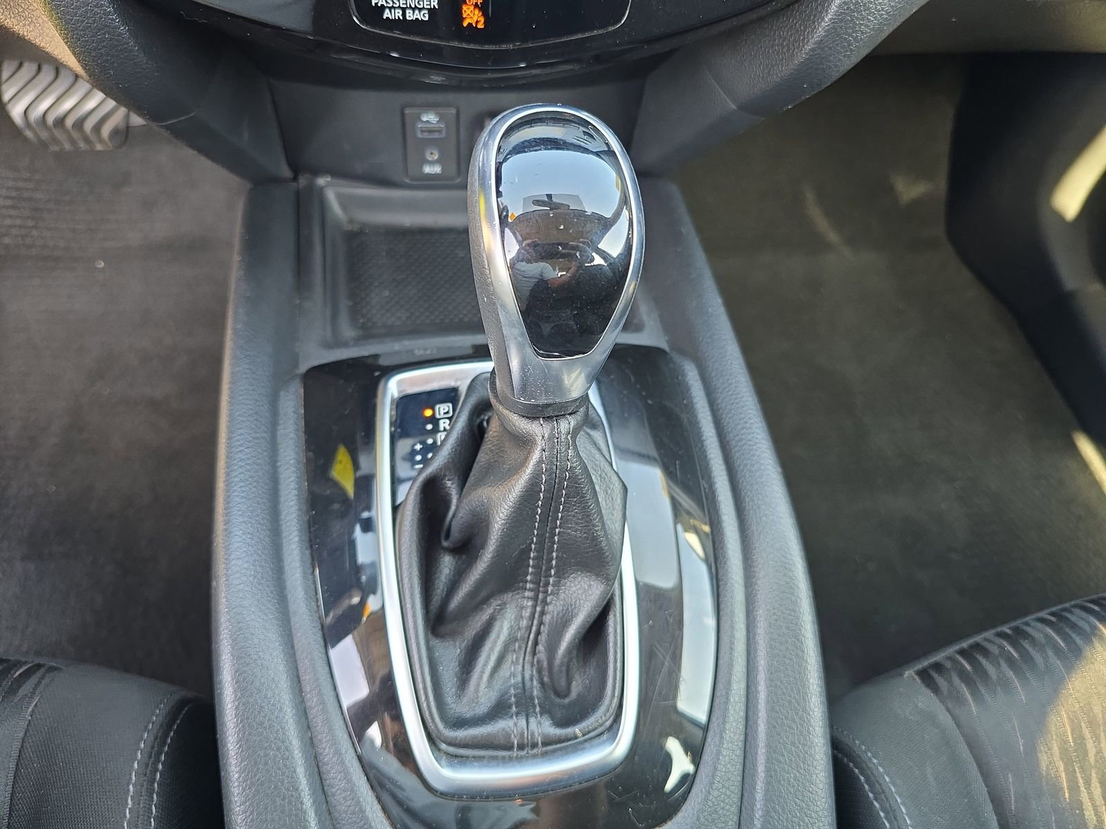 Used 2017 Nissan Rogue S image 19