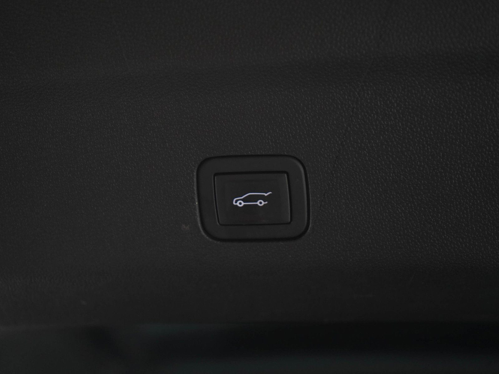 Used 2025 GMC Yukon AT4 AWD/4WD image 17