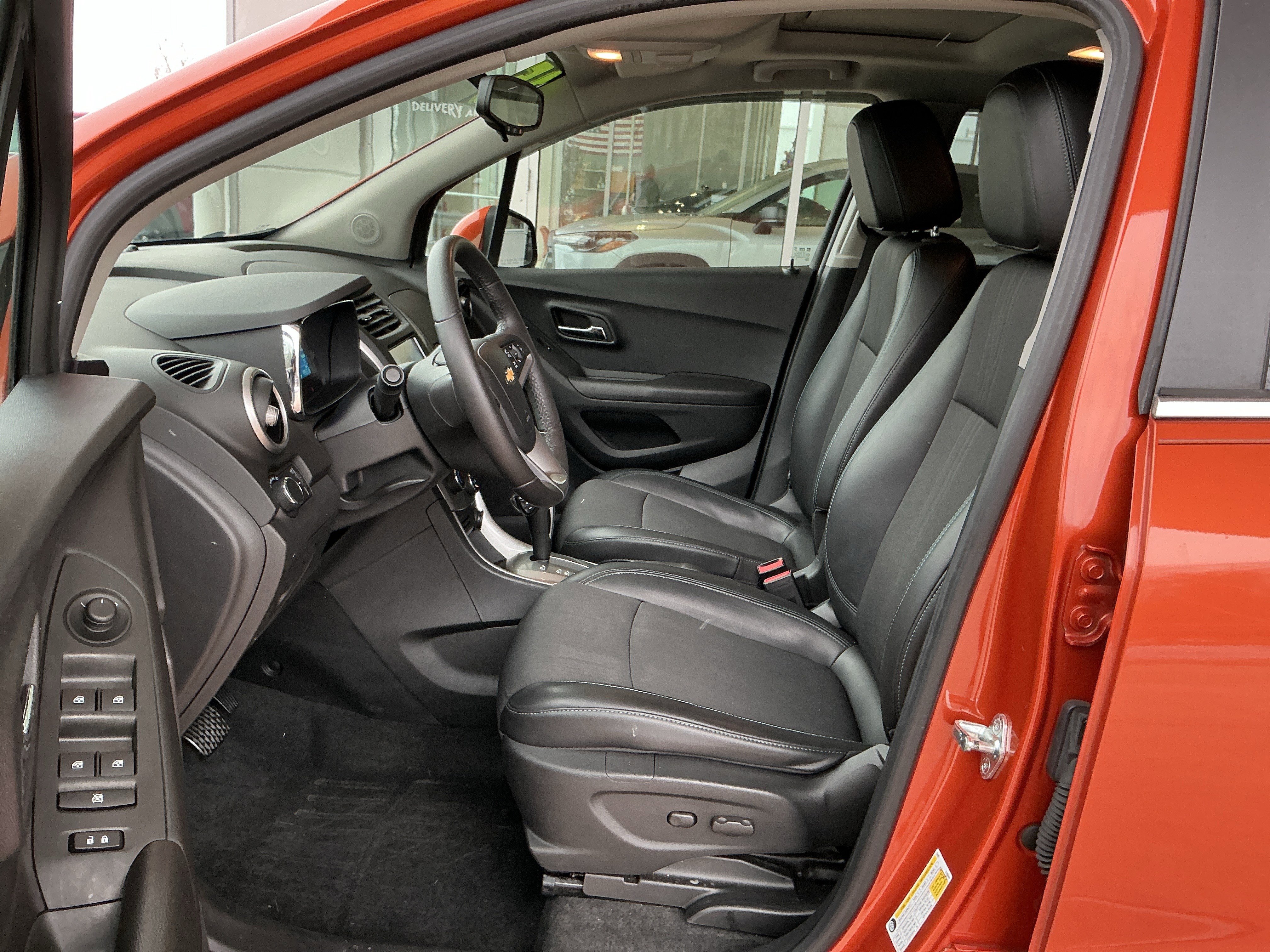 Used 2015 Chevrolet Trax LT w/ LT Sun and Sound Package image 7