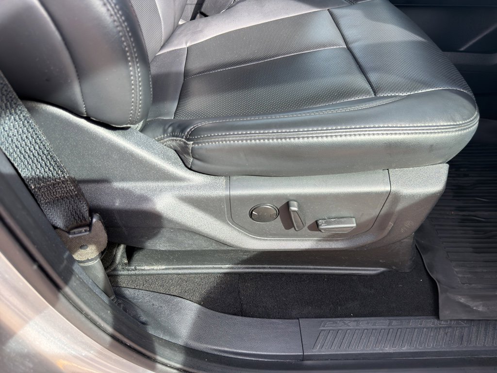 Used 2024 Ford Expedition Max XLT image 12