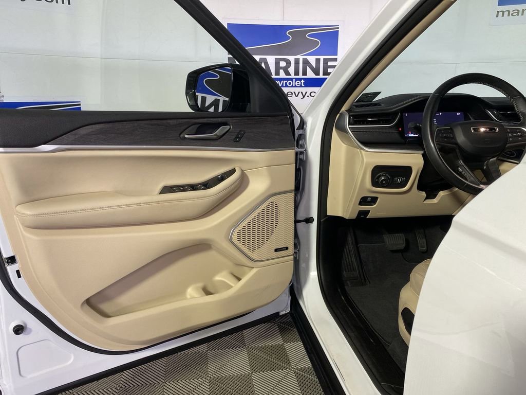 Used 2021 Jeep Grand Cherokee L Limited AWD/4WD image 29